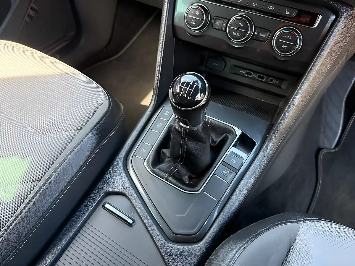 Used 2019 Volkswagen Tiguan R-Line White - Interior and Exterior details 16