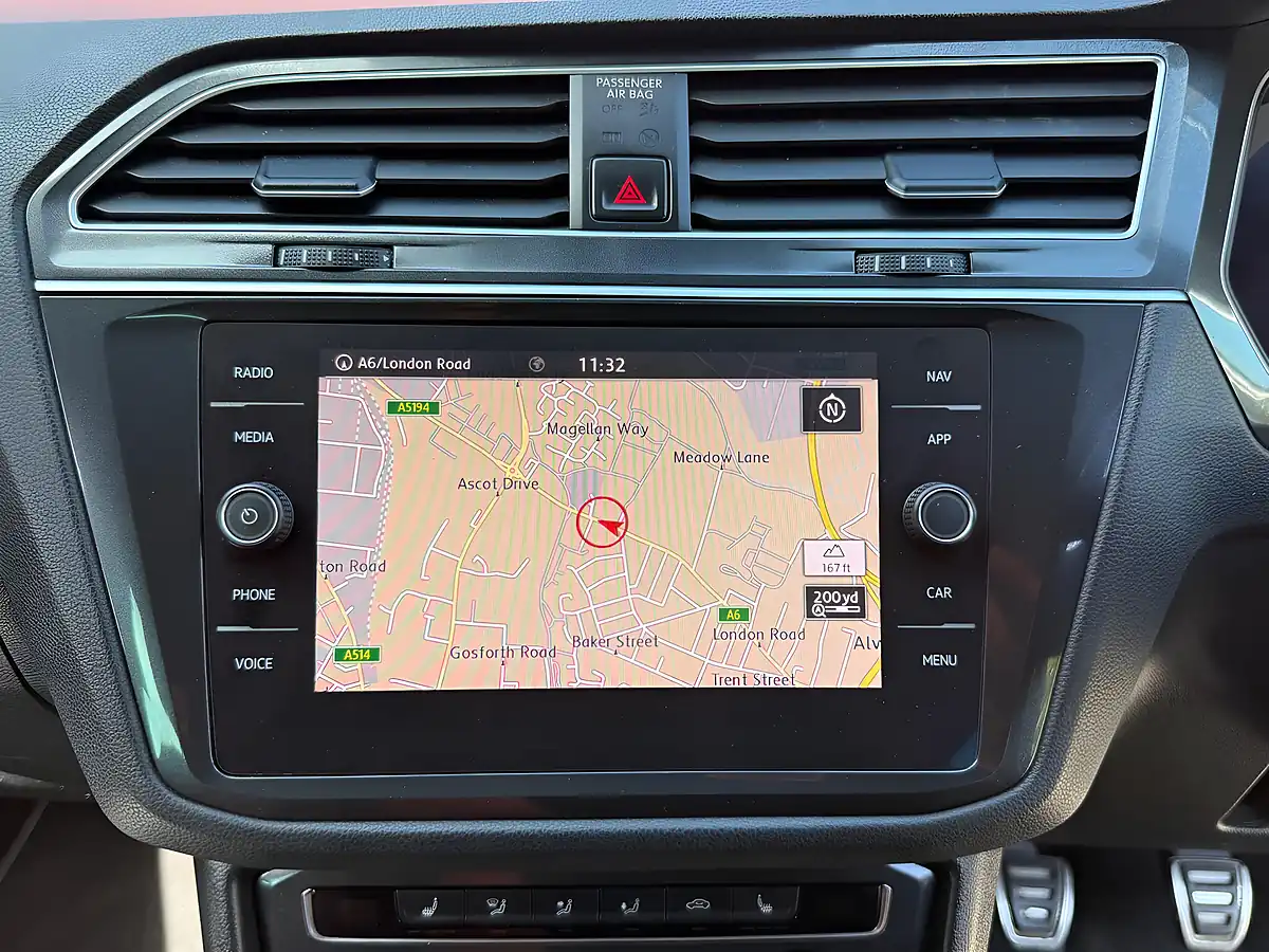 Used 2019 Volkswagen Tiguan R-Line White - Interior and Exterior details 17