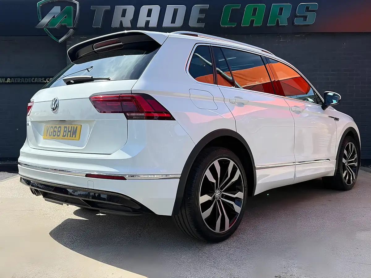 Used 2019 Volkswagen Tiguan R-Line White - Interior and Exterior details 9
