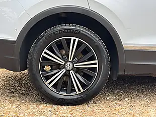 Used 2019 Volkswagen Tiguan Se Nav Silver - Interior and Exterior details 12