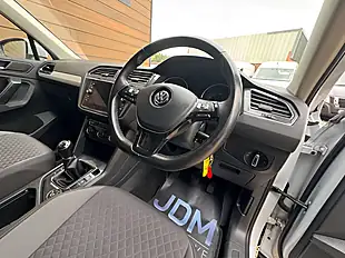 Used 2019 Volkswagen Tiguan Se Nav Silver - Interior and Exterior details 14
