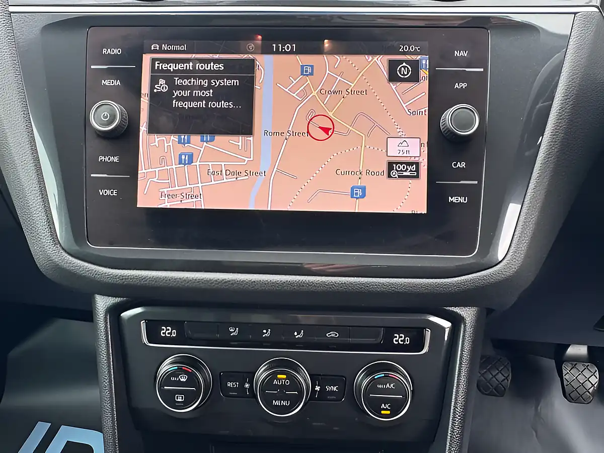 Used 2019 Volkswagen Tiguan Se Nav Silver - Interior and Exterior details 20
