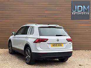 Used 2019 Volkswagen Tiguan Se Nav Silver - Interior and Exterior details 7