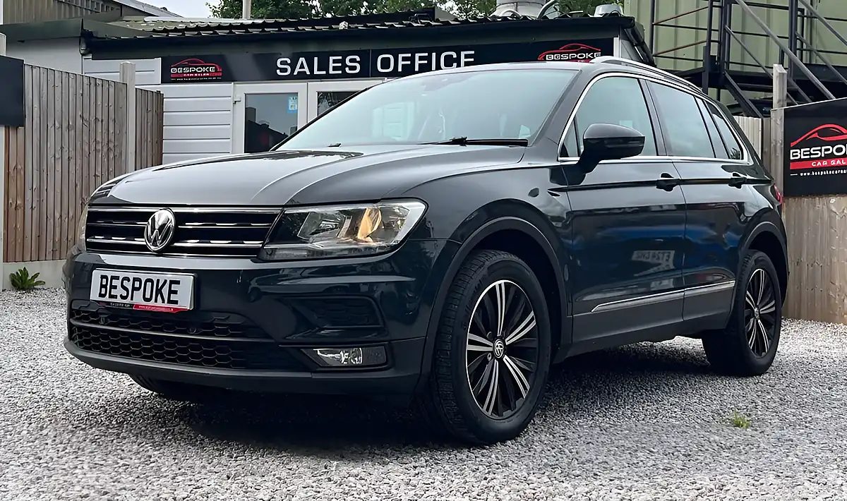 Used 2019 Volkswagen Tiguan Se Navigation Grey - Interior and Exterior details 11