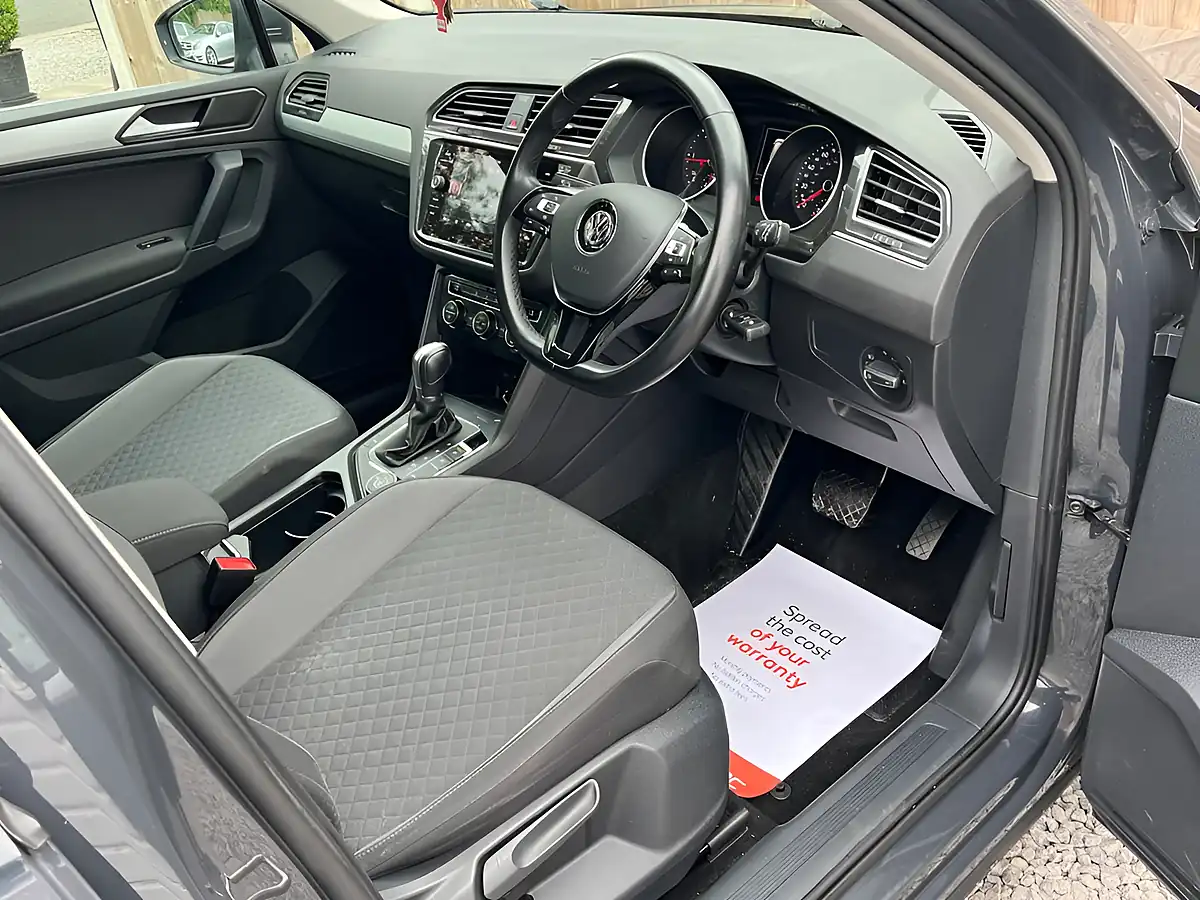 Used 2019 Volkswagen Tiguan Se Navigation Grey - Interior and Exterior details 13
