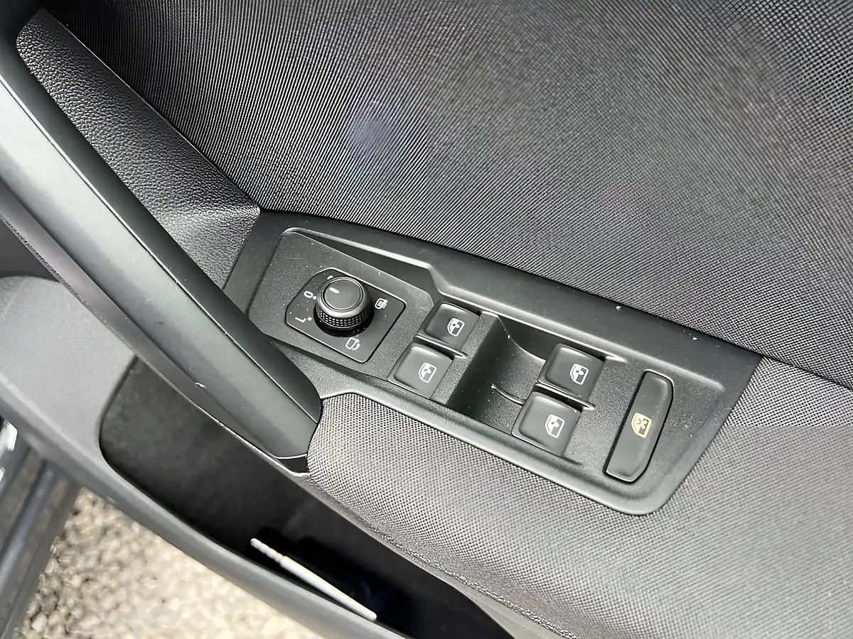 Used 2019 Volkswagen Tiguan Se Navigation Grey - Interior and Exterior details 19