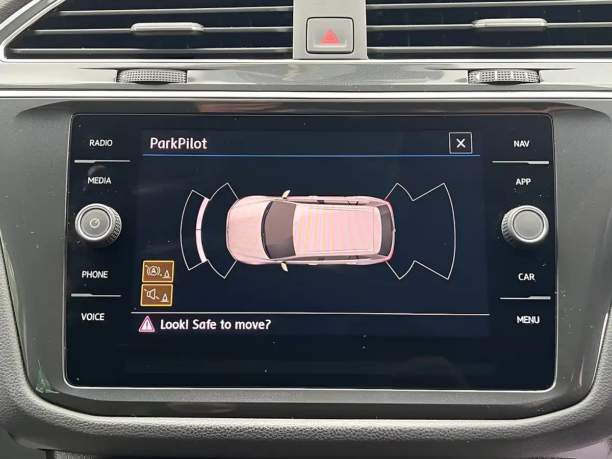 Used 2019 Volkswagen Tiguan Se Navigation Grey - Interior and Exterior details 6