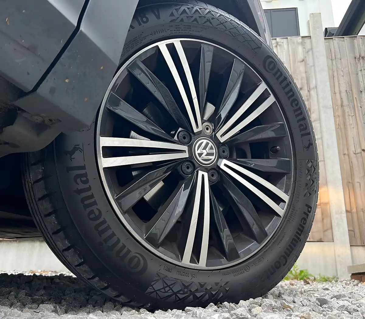 Used 2019 Volkswagen Tiguan Se Navigation Grey - Interior and Exterior details 8