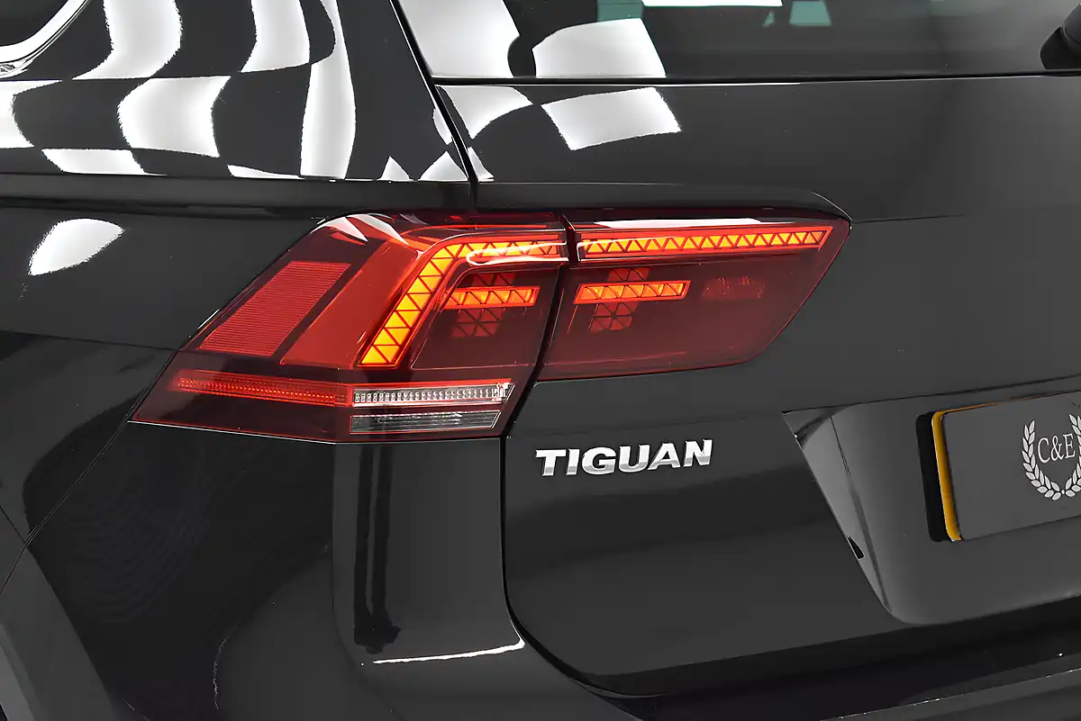 Used 2019 Volkswagen Tiguan Sel Black - Interior and Exterior details 10