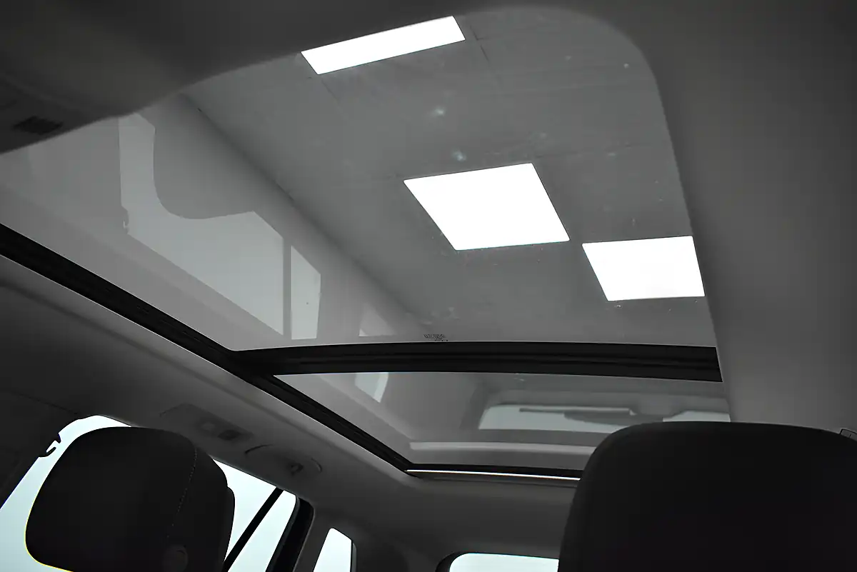 Used 2019 Volkswagen Tiguan Sel Black - Interior and Exterior details 13
