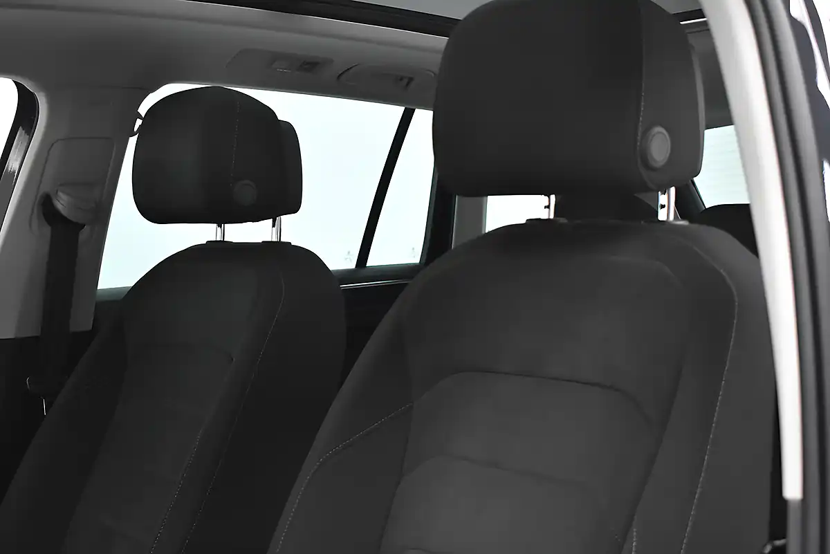 Used 2019 Volkswagen Tiguan Sel Black - Interior and Exterior details 15