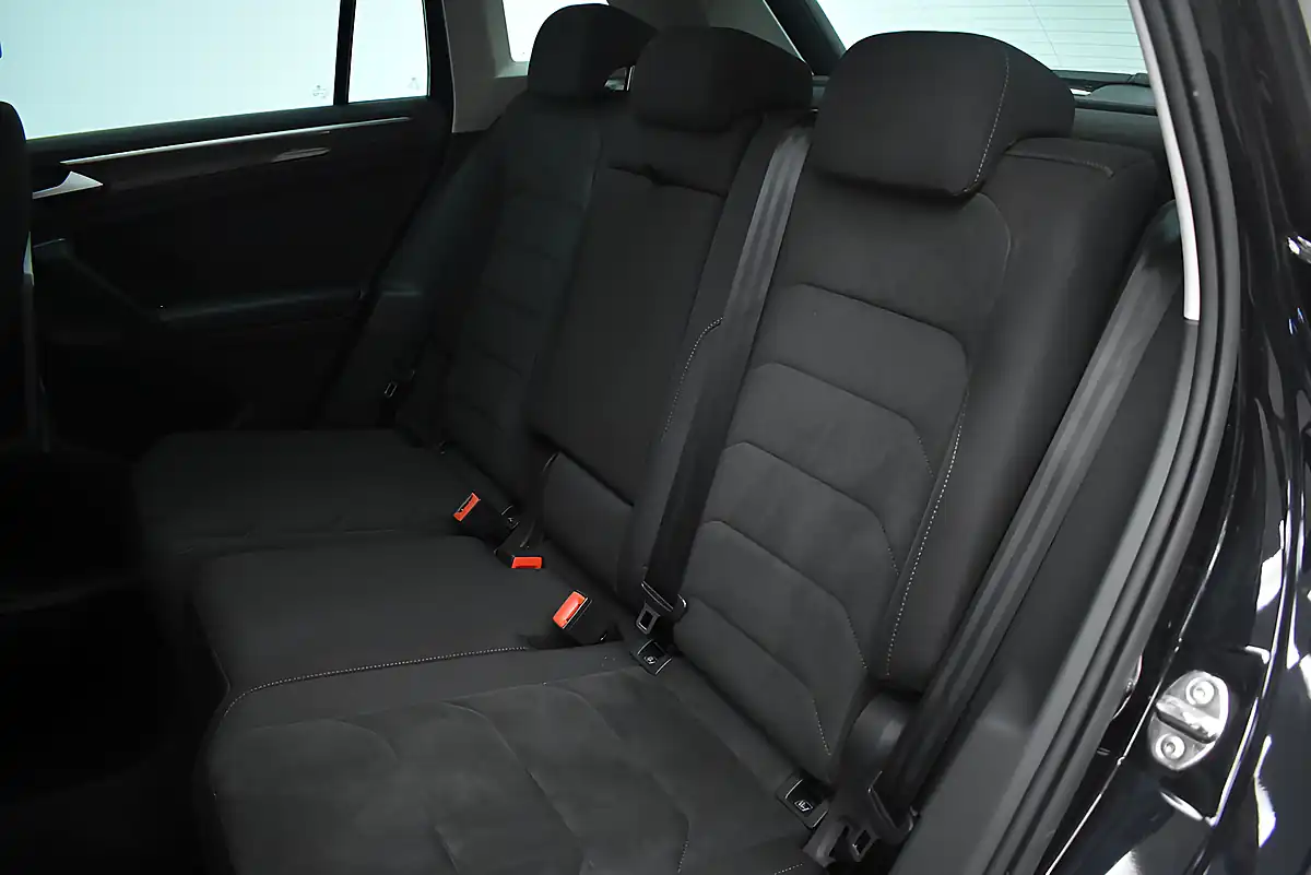 Used 2019 Volkswagen Tiguan Sel Black - Interior and Exterior details 17