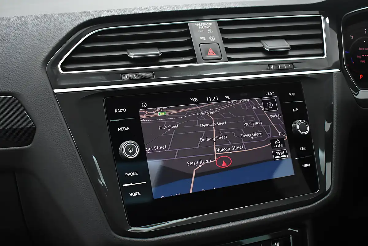Used 2019 Volkswagen Tiguan Sel Black - Interior and Exterior details 18