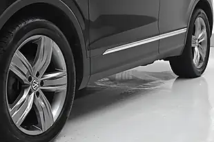 Used 2019 Volkswagen Tiguan Sel Black - Interior and Exterior details 7