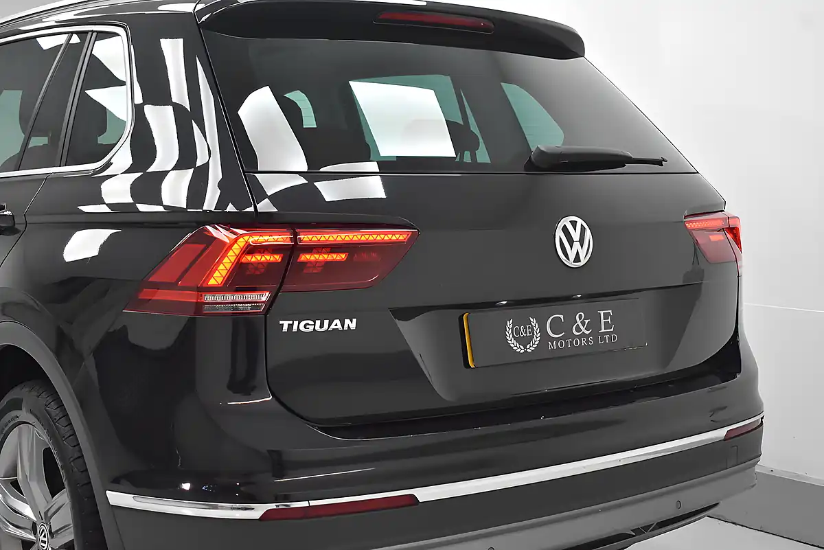 Used 2019 Volkswagen Tiguan Sel Black - Interior and Exterior details 9