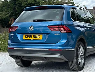 Used 2019 Volkswagen Tiguan Sel Blue - Interior and Exterior details 10