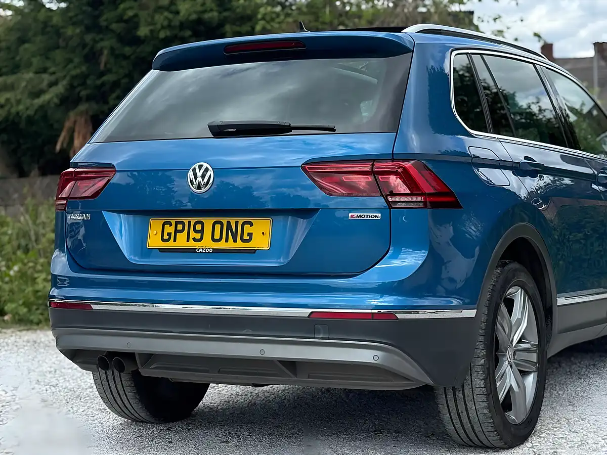 Used 2019 Volkswagen Tiguan Sel Blue - Interior and Exterior details 10