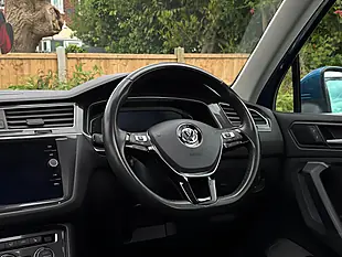 Used 2019 Volkswagen Tiguan Sel Blue - Interior and Exterior details 11