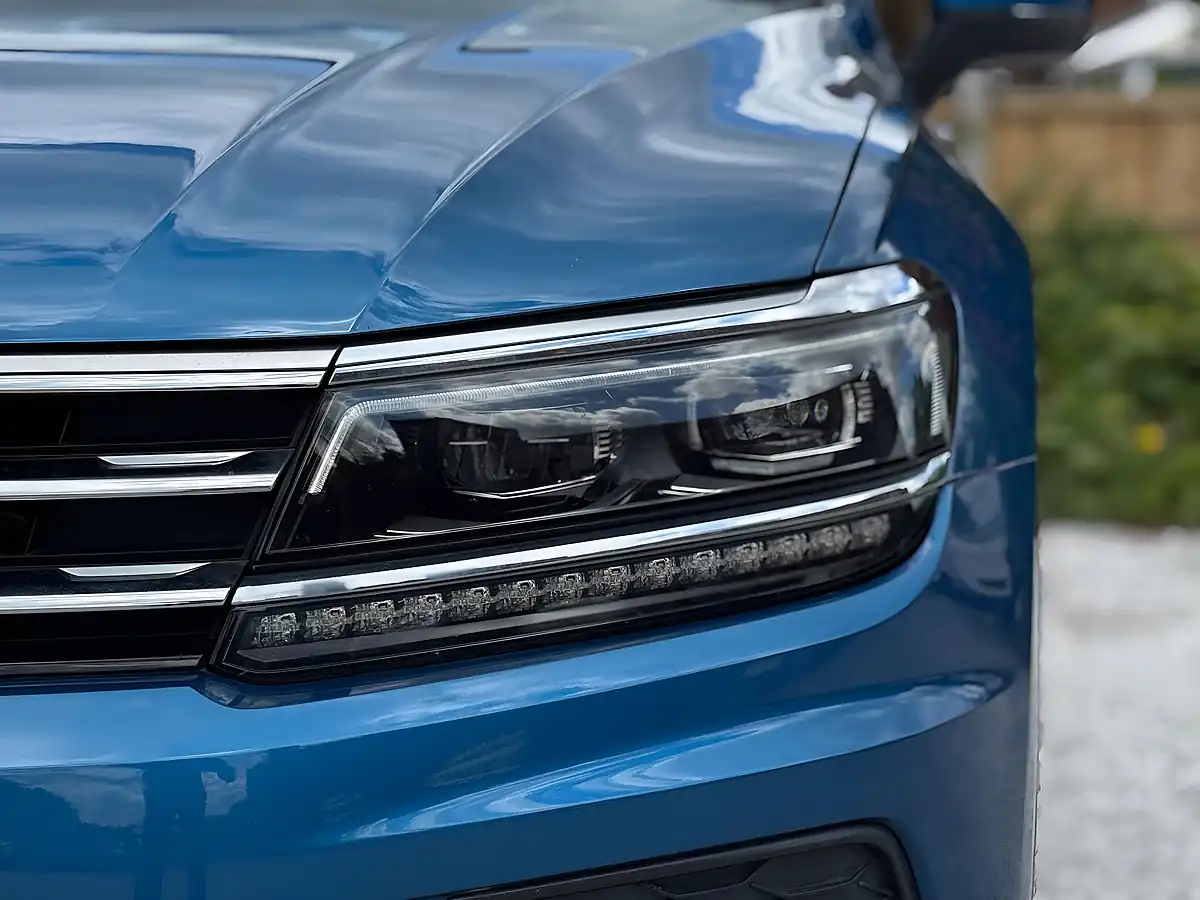 Used 2019 Volkswagen Tiguan Sel Blue - Interior and Exterior details 19