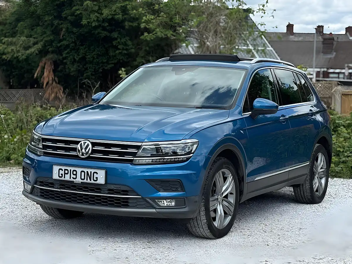 Used 2019 Volkswagen Tiguan Sel Blue - Interior and Exterior details 4