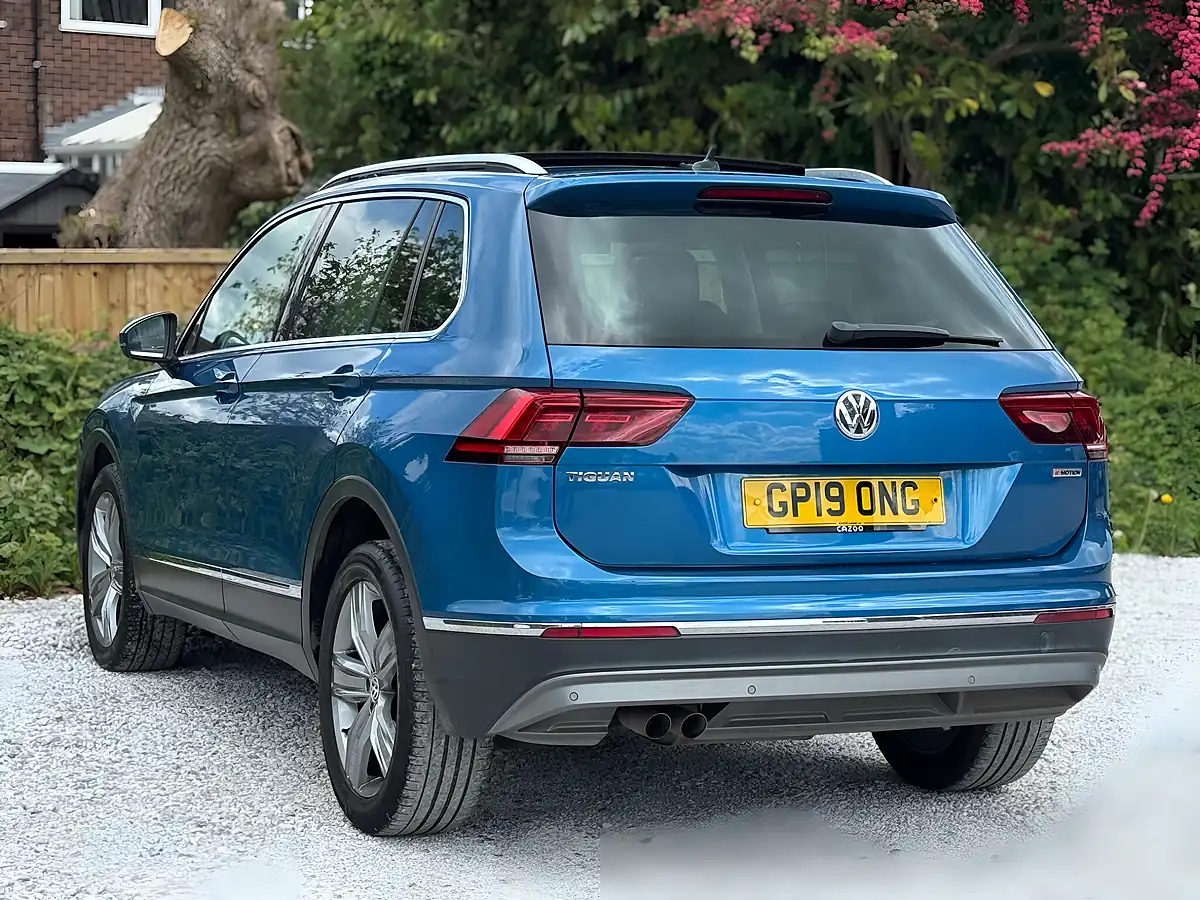 Used 2019 Volkswagen Tiguan Sel Blue - Interior and Exterior details 5
