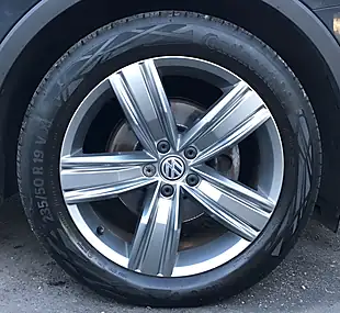 Used 2019 Volkswagen Tiguan Sel Urano Grey - Interior and Exterior details 12