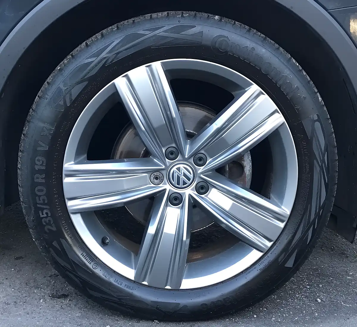 Used 2019 Volkswagen Tiguan Sel Urano Grey - Interior and Exterior details 12