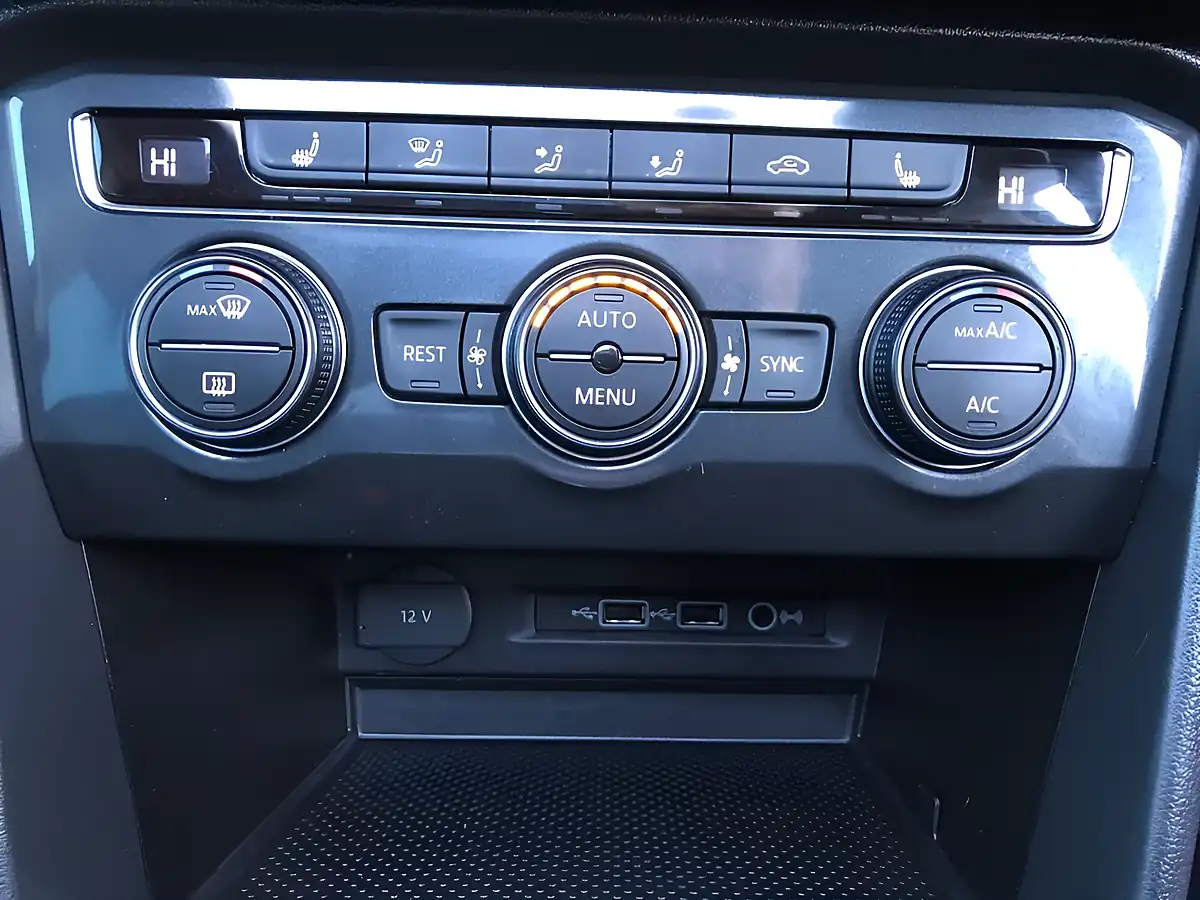 Used 2019 Volkswagen Tiguan Sel Urano Grey - Interior and Exterior details 19