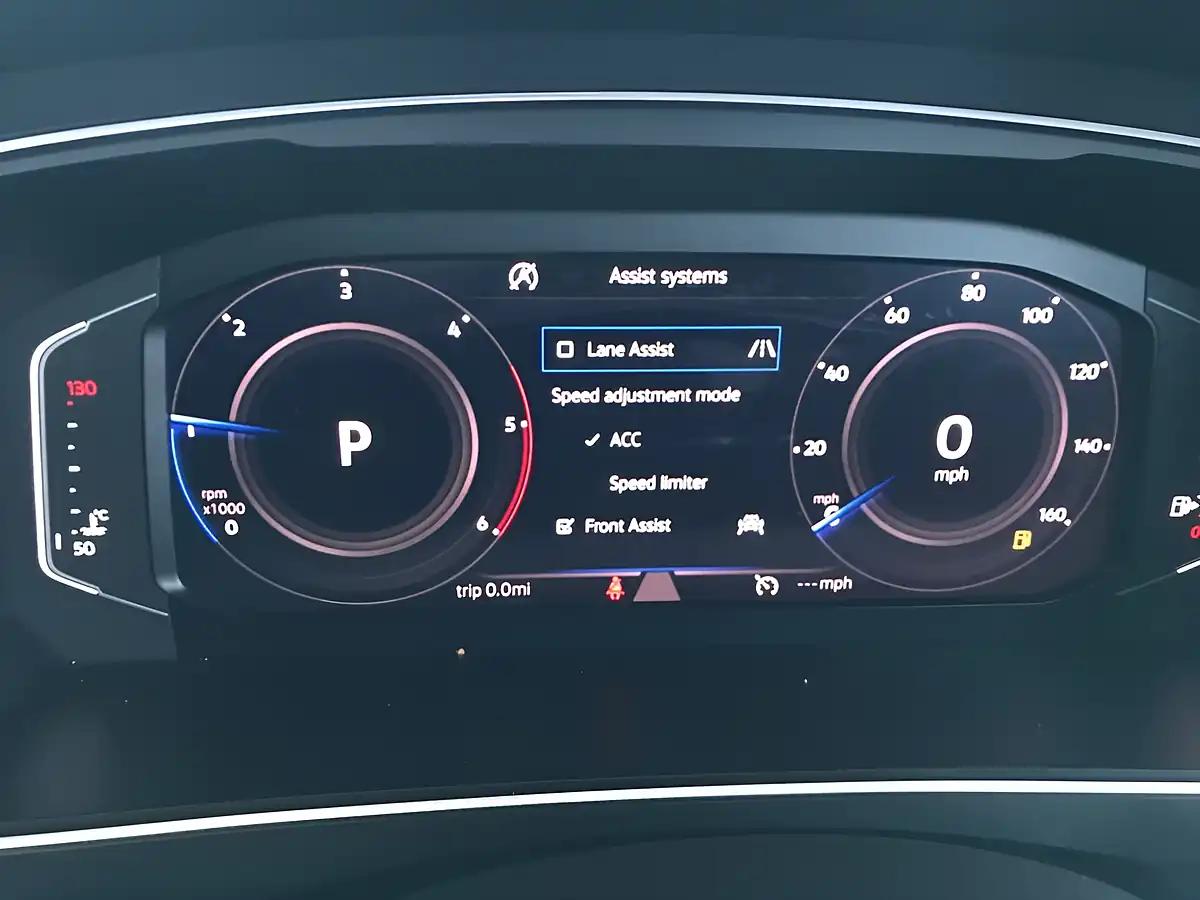 Used 2019 Volkswagen Tiguan Sel Urano Grey - Interior and Exterior details 4