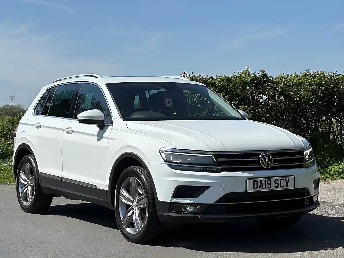Used 2019 Volkswagen Tiguan Sel White - Front View