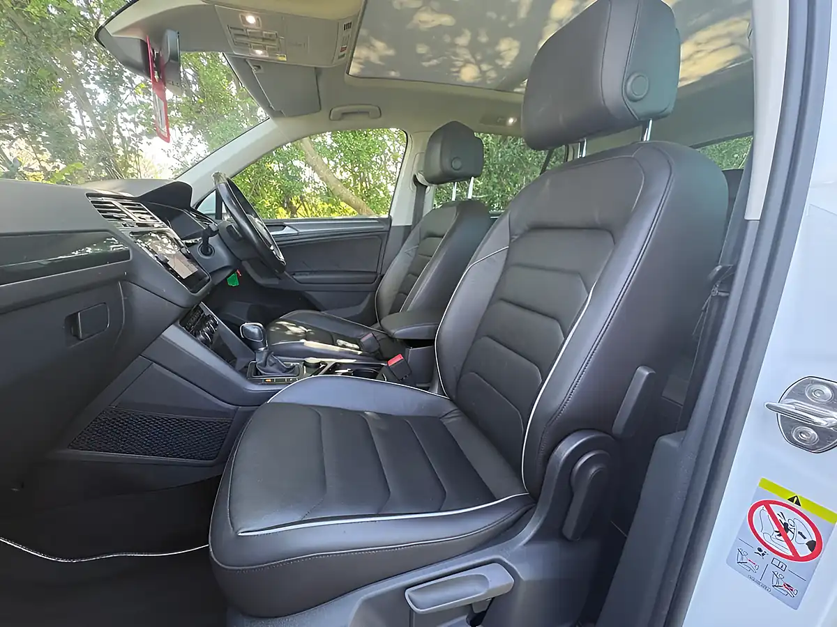 Used 2019 Volkswagen Tiguan Sel White - Interior and Exterior details 12