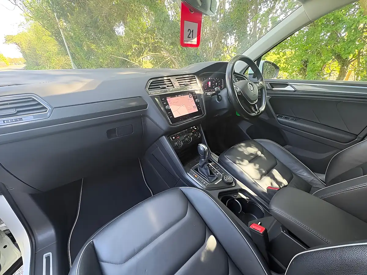 Used 2019 Volkswagen Tiguan Sel White - Interior and Exterior details 13