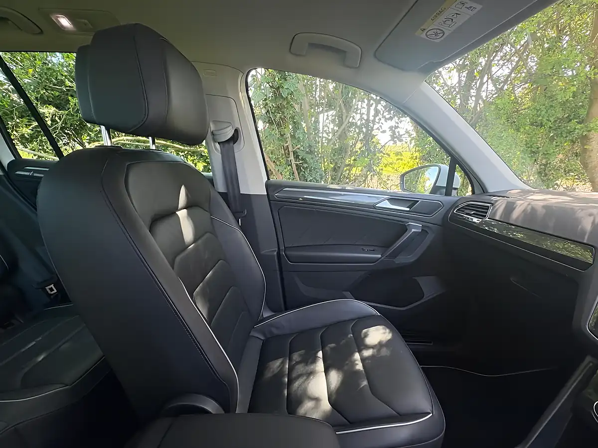 Used 2019 Volkswagen Tiguan Sel White - Interior and Exterior details 15