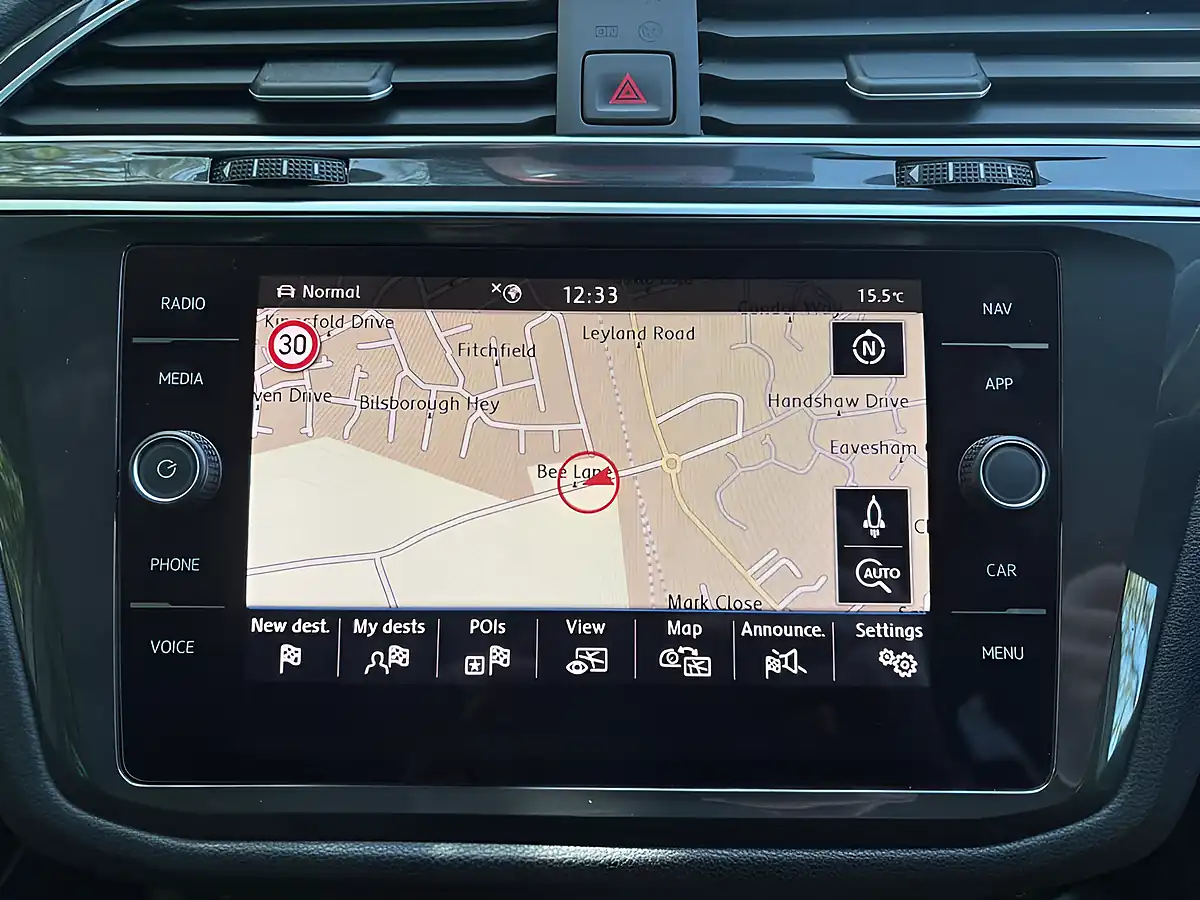 Used 2019 Volkswagen Tiguan Sel White - Interior and Exterior details 20