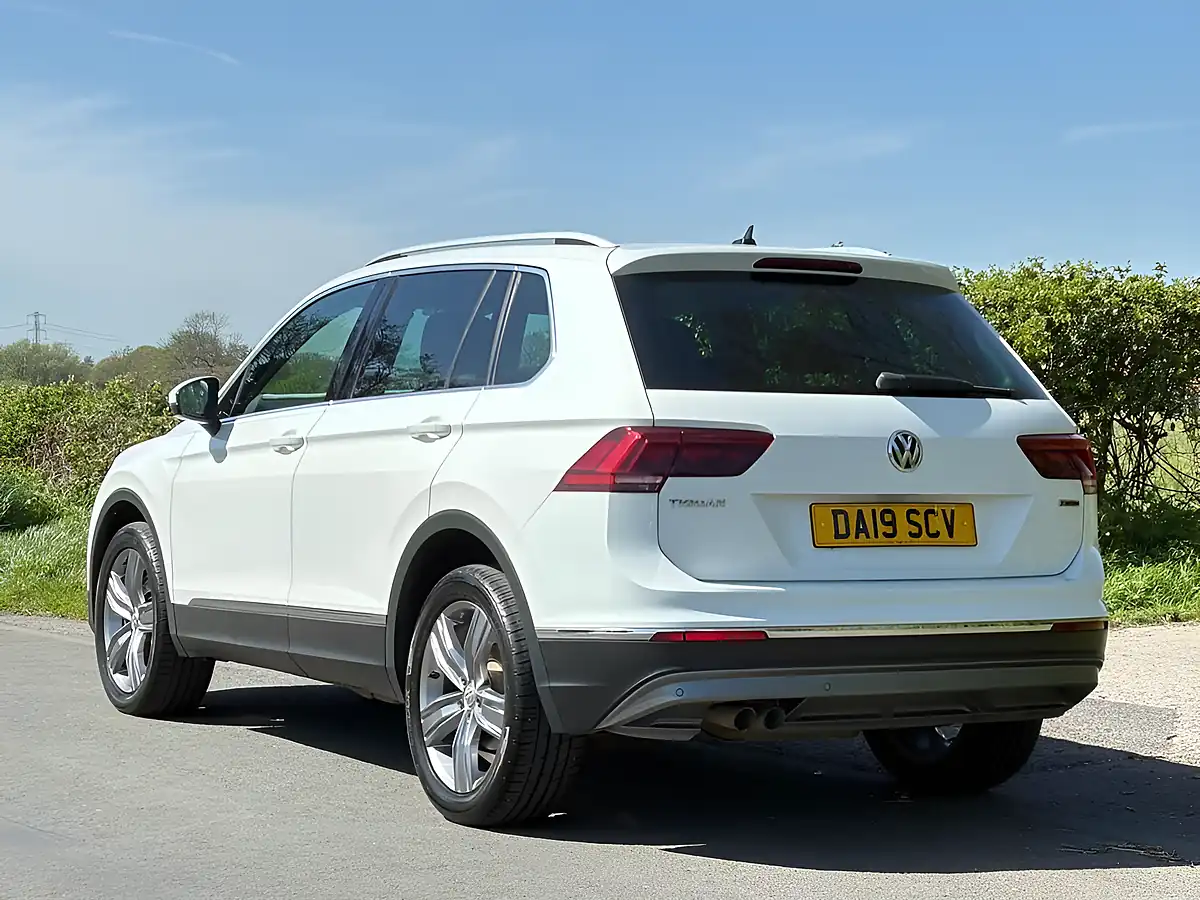 Used 2019 Volkswagen Tiguan Sel White - Interior and Exterior details 6
