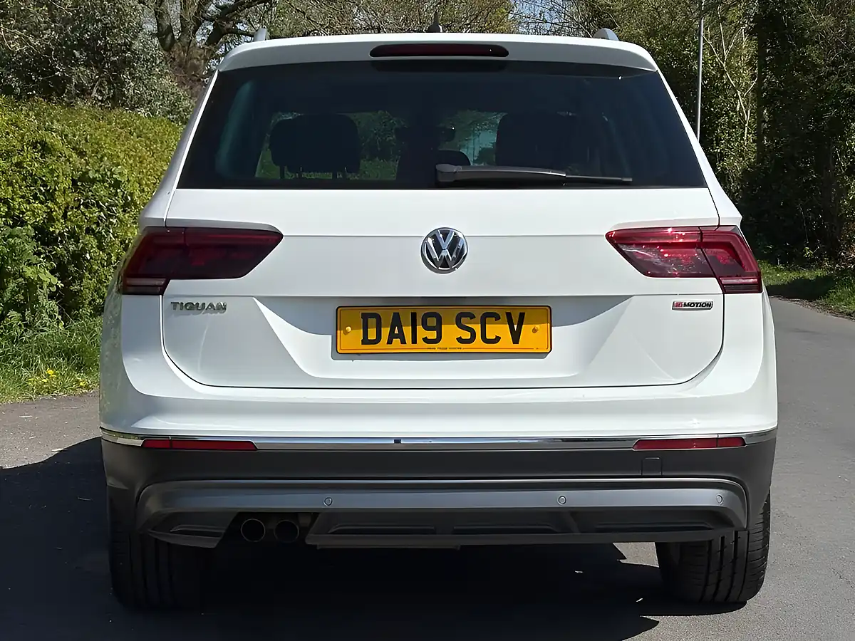 Used 2019 Volkswagen Tiguan Sel White - Interior and Exterior details 7