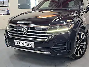 Used 2019 Volkswagen Touareg R-Line Tech Black - Interior and Exterior details 16