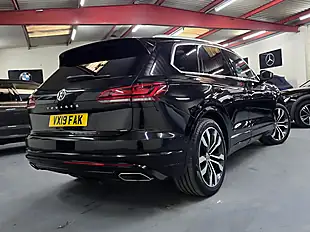 Used 2019 Volkswagen Touareg R-Line Tech Black - Interior and Exterior details 3
