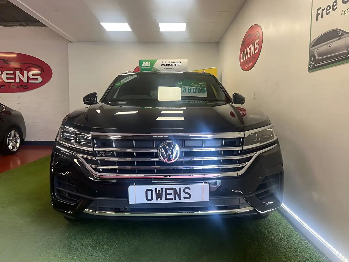 Used 2019 Volkswagen Touareg R-Line Tech Black - Interior and Exterior details 3