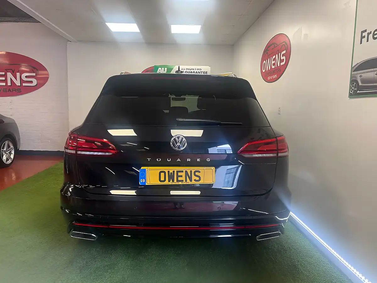 Used 2019 Volkswagen Touareg R-Line Tech Black - Interior and Exterior details 4