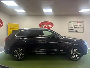 Used 2019 Volkswagen Touareg R-Line Tech Black - Interior and Exterior details 5