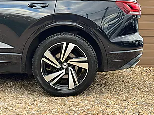 Used 2019 Volkswagen Touareg R-Line Tech Black - Interior and Exterior details 10