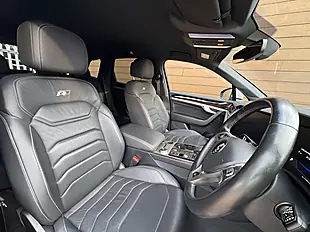Used 2019 Volkswagen Touareg R-Line Tech Black - Interior and Exterior details 12