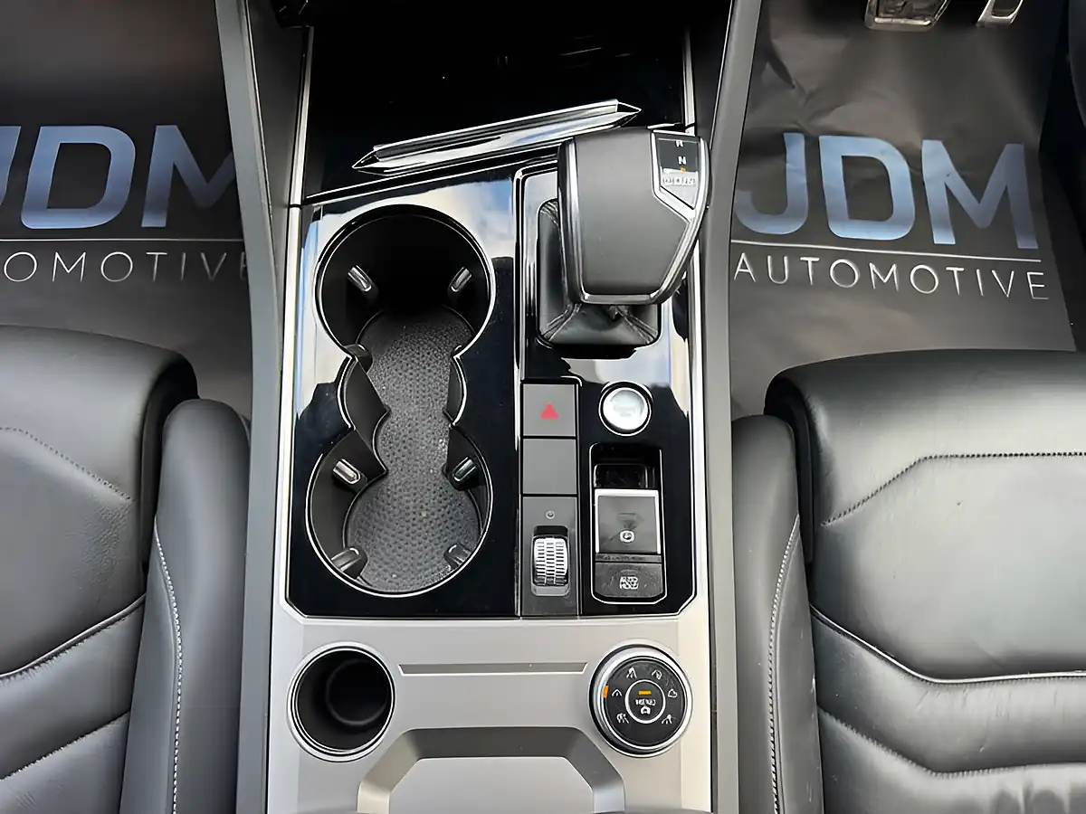 Used 2019 Volkswagen Touareg R-Line Tech Black - Interior and Exterior details 17