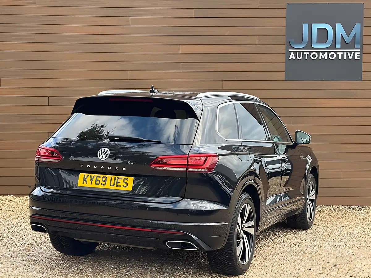 Used 2019 Volkswagen Touareg R-Line Tech Black - Interior and Exterior details 3