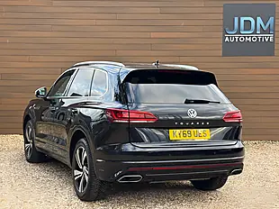 Used 2019 Volkswagen Touareg R-Line Tech Black - Interior and Exterior details 5
