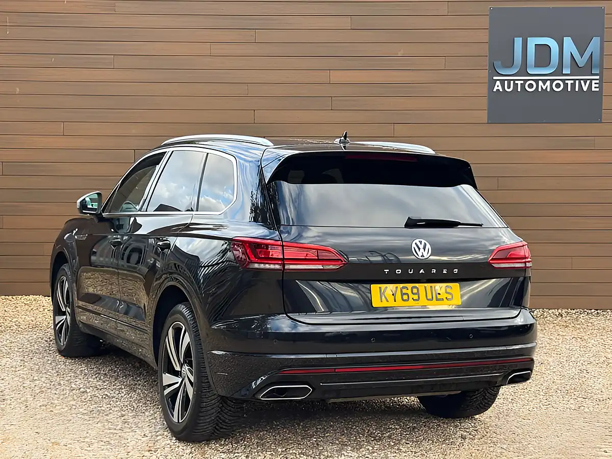 Used 2019 Volkswagen Touareg R-Line Tech Black - Interior and Exterior details 5