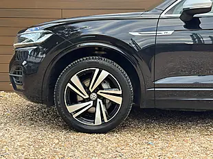 Used 2019 Volkswagen Touareg R-Line Tech Black - Interior and Exterior details 9