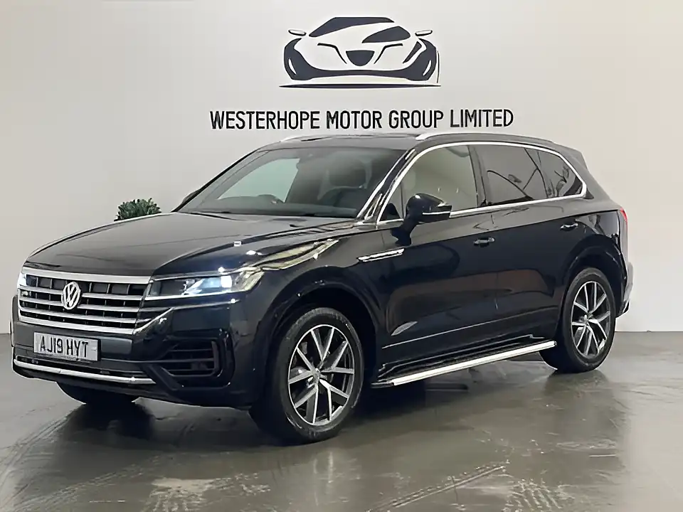Used 2019 Volkswagen Touareg R-Line Tech Blue - Interior and Exterior details 12