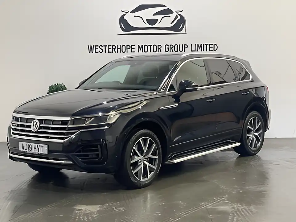 Used 2019 Volkswagen Touareg R-Line Tech Blue - Interior and Exterior details 14